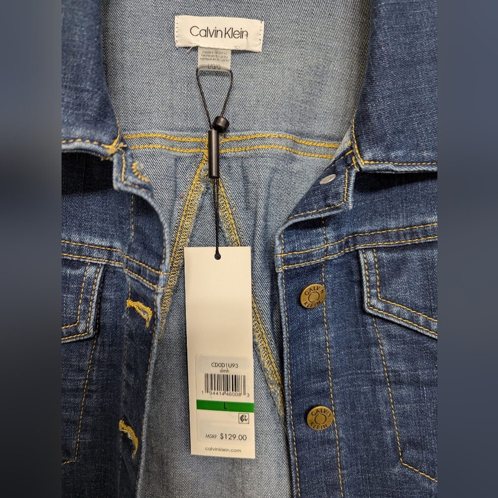 Calvin Klein cropped denim jacket - Picture 7 of 10